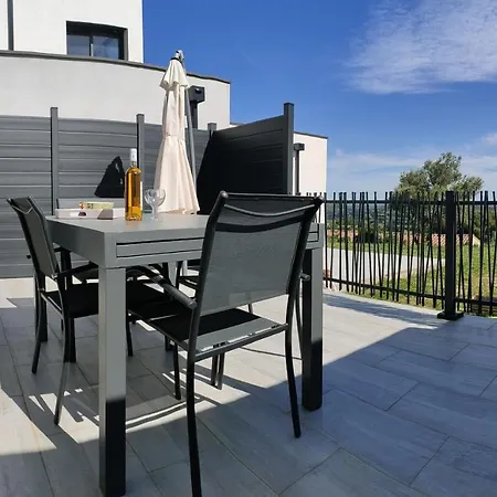 Maison De Vacances Avec Terrasse